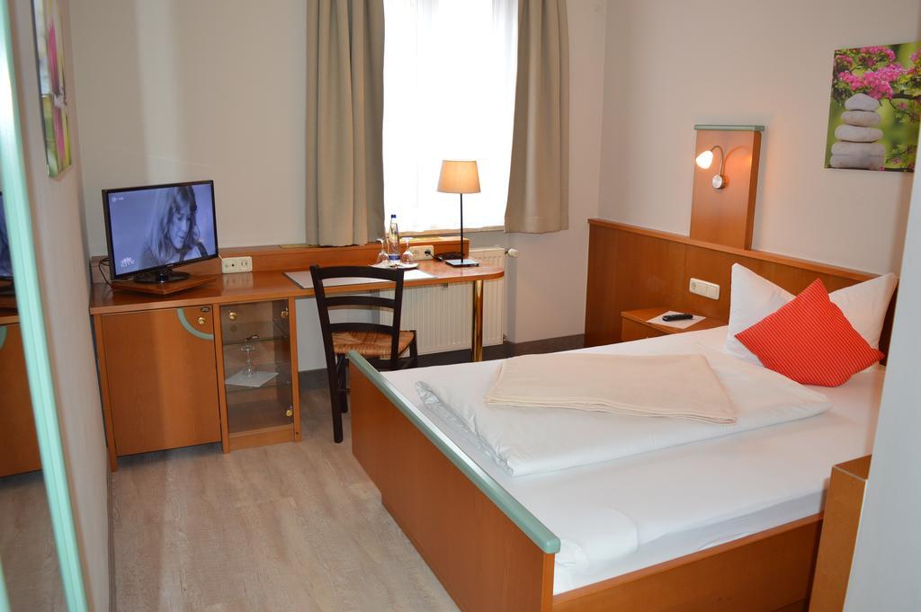 Boardinghouse Pfarrkirchen Hotell Exteriör bild