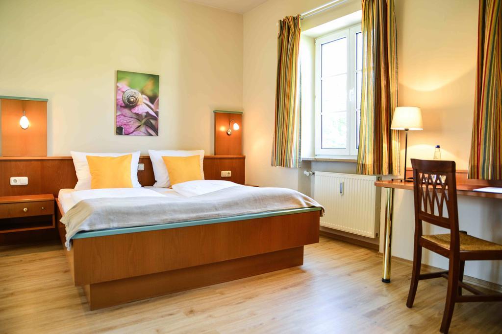 Boardinghouse Pfarrkirchen Hotell Rum bild