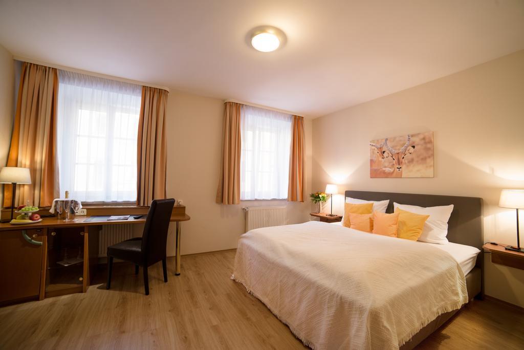 Boardinghouse Pfarrkirchen Hotell Exteriör bild